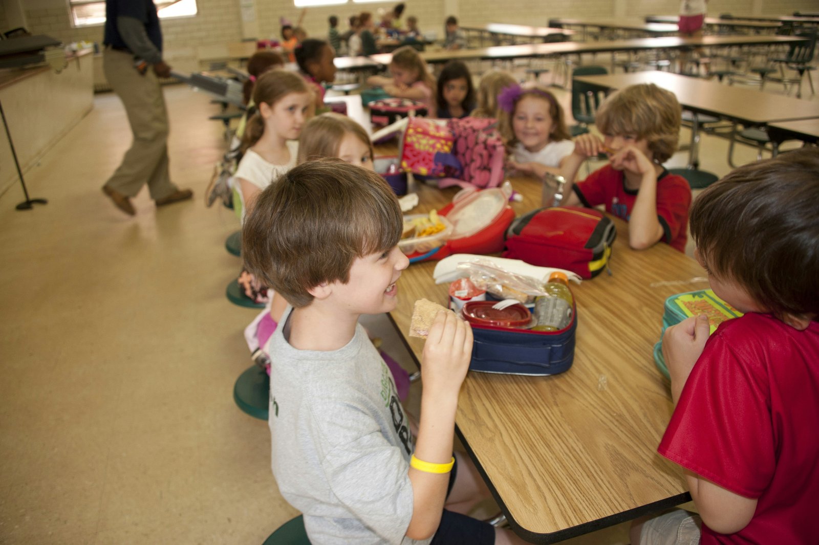 Kids eating snack